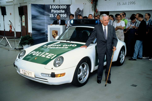 Ферри Порше рядом с 1000000 Porsche (Porsche 911, «Проект 993»), 1996 год